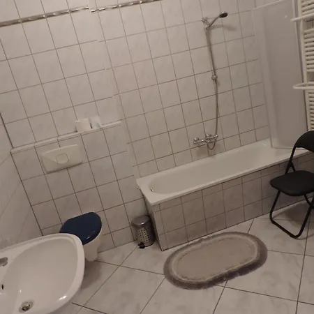 בית הארחה Gaestehaus Andreasstrasse ארפורט